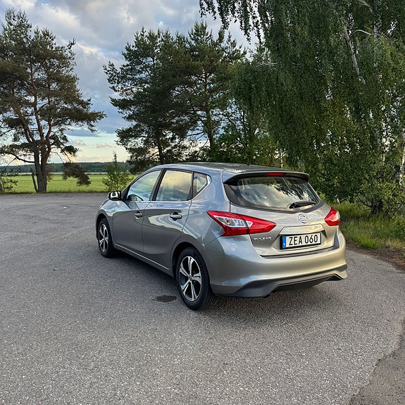 Nissan Pulsar 2 of 5