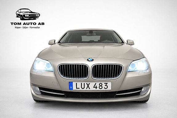 BMW 520d 2 of 5