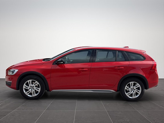 Volvo V60 Cross Country 3 of 5