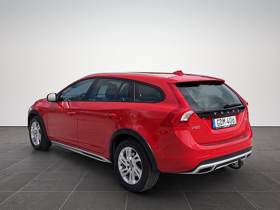 Volvo V60 Cross Country 4 of 5