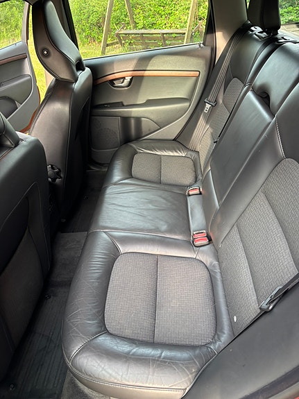 Volvo V70 4 of 8