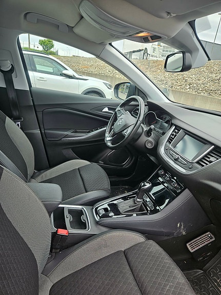 Opel Grandland X 3 of 3