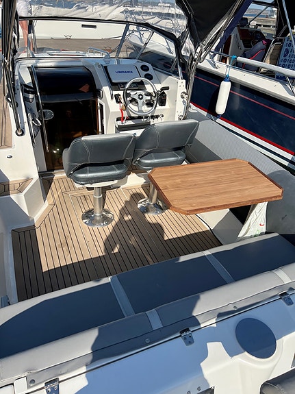 Agapi 900 WA med ny/renoverad motor, en båt för snabba transporter i skärgården 4 of 12