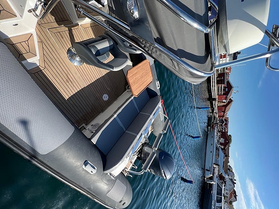 Agapi 900 WA med ny/renoverad motor, en båt för snabba transporter i skärgården 5 of 12