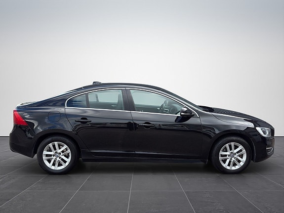 Volvo S60 5 of 5