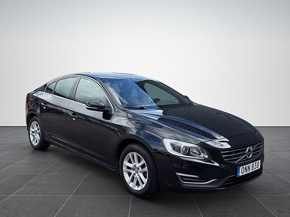 Volvo S60 4 of 5