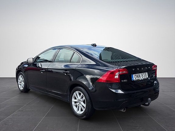 Volvo S60 3 of 5