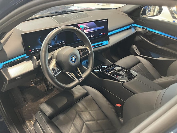 BMW i5 6 of 12