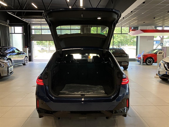 BMW i5 5 of 12