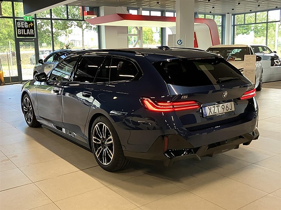 BMW i5 3 of 12