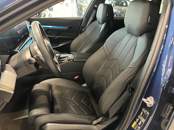 BMW i5 8 of 12