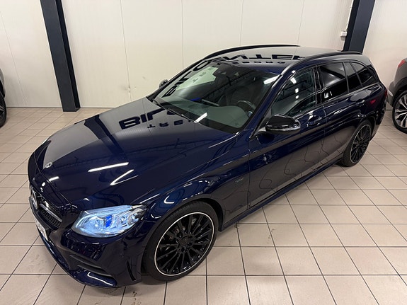 Mercedes-Benz C300 2 of 5