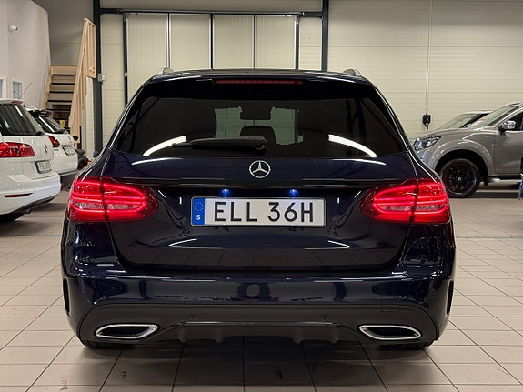 Mercedes-Benz C300 10 of 25