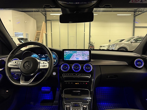 Mercedes-Benz C300 18 of 25