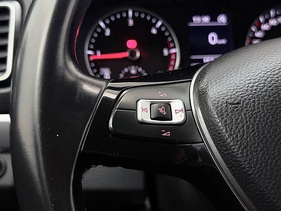 Volkswagen Amarok 18 of 30