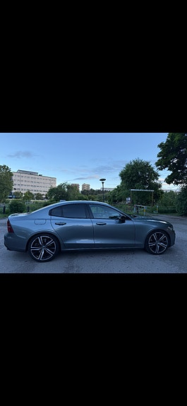 Volvo S60 2 of 5
