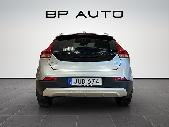 Volvo V40 Cross Country 5 of 5
