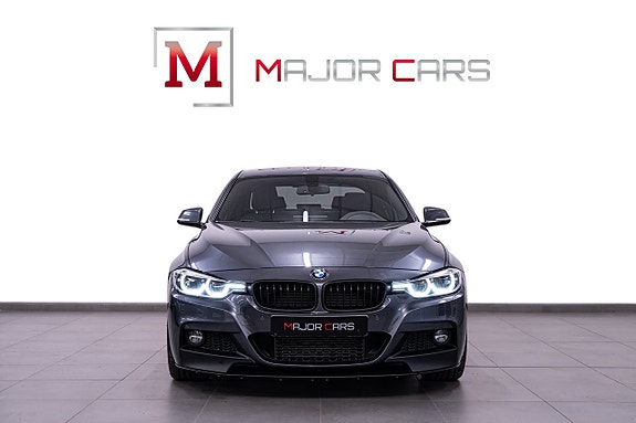 BMW 320d 2 of 5
