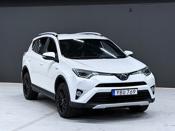 Toyota RAV4 5 of 15
