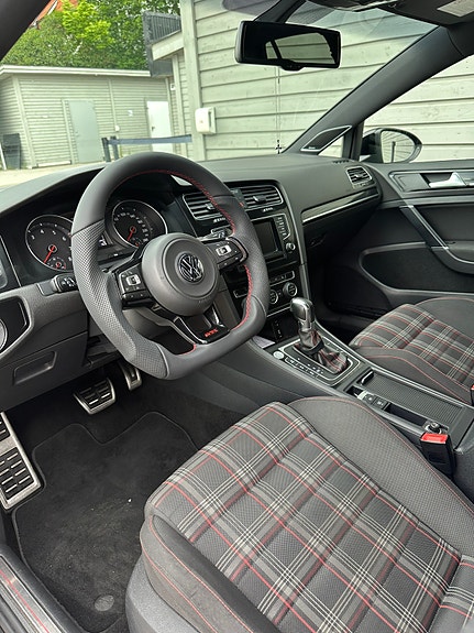 Volkswagen Golf VII 4 of 7