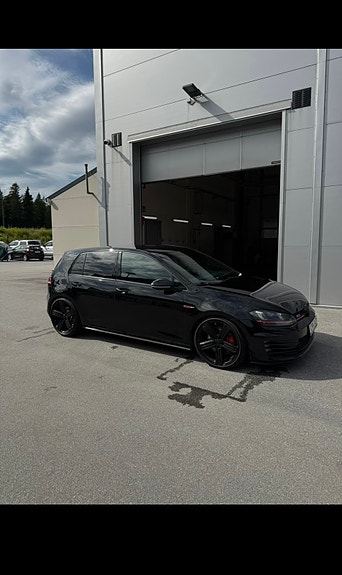 Volkswagen Golf VII 7 of 7