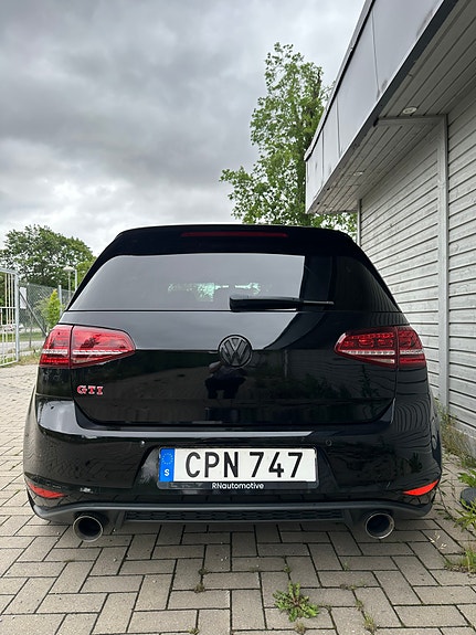 Volkswagen Golf VII 3 of 7