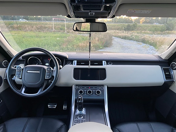 Land Rover Range Rover Sport 5 of 8