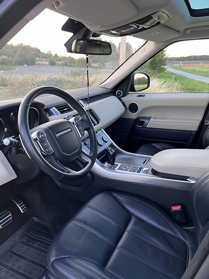 Land Rover Range Rover Sport 4 of 8