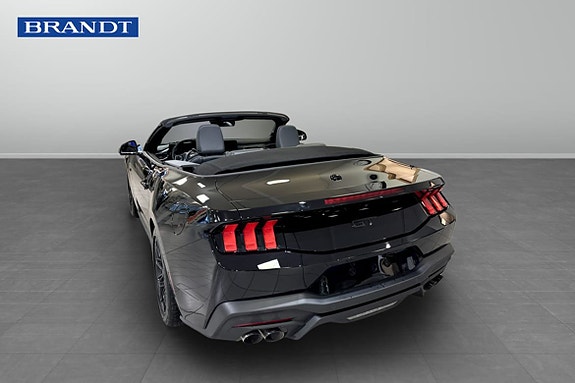 Ford Mustang 9 of 9
