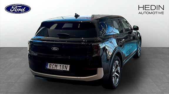Ford Explorer 2 of 5