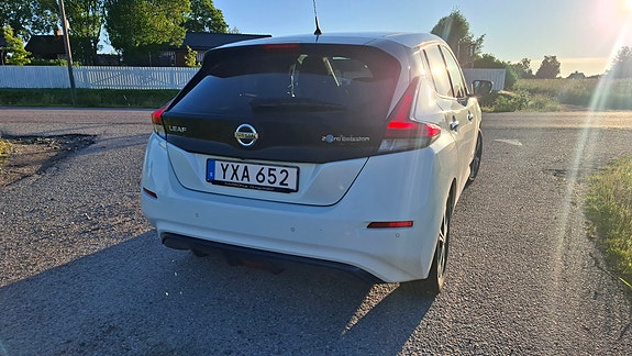 Nissan Leaf 3 of 5