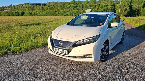 Nissan Leaf 2 of 5