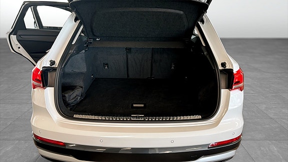 Audi Q3 12 of 18