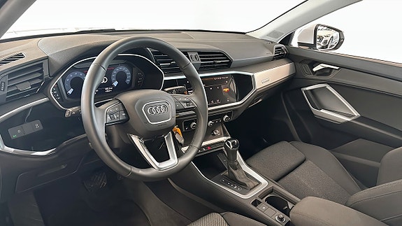 Audi Q3 7 of 18