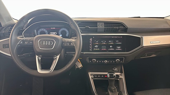 Audi Q3 10 of 18