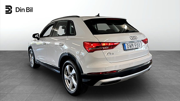 Audi Q3 3 of 5