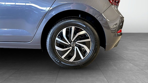 Volkswagen Polo 6 of 12