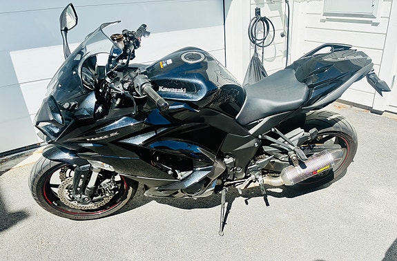 Kawasaki Ninja Z1000SX 6 of 7