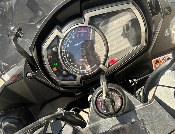 Kawasaki Ninja Z1000SX 4 of 7