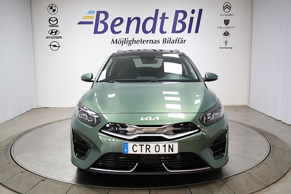 Kia Ceed 2 of 5