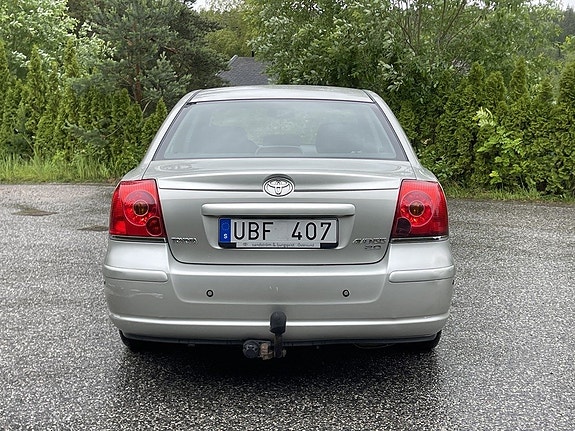 Toyota Avensis 8 of 19