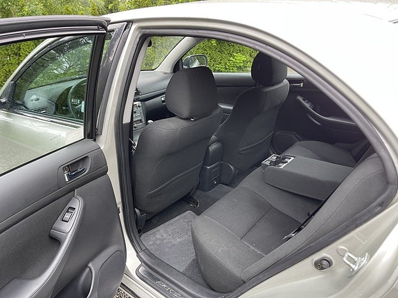 Toyota Avensis 16 of 19