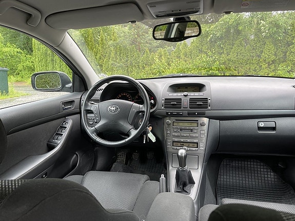 Toyota Avensis 9 of 19