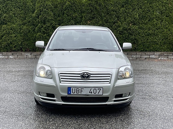 Toyota Avensis 5 of 5