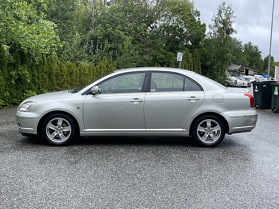 Toyota Avensis 7 of 19