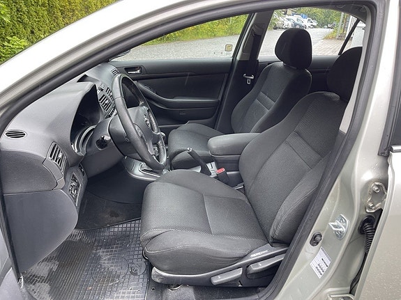Toyota Avensis 15 of 19
