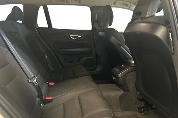 Volvo V60 14 of 27