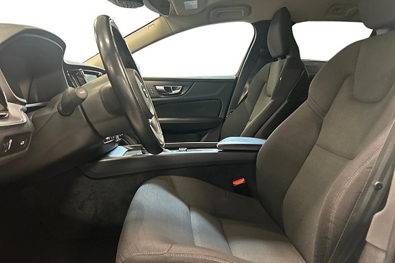 Volvo V60 13 of 27