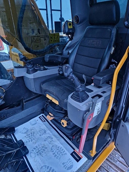 JCB 220XL 4F/ Stockholm 7 of 11