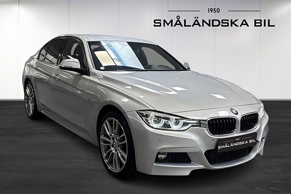 BMW 320d 2 of 5
